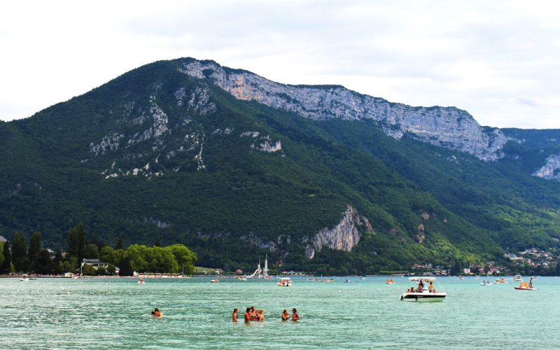 Location de paddle à Annecy : guide complet 2026